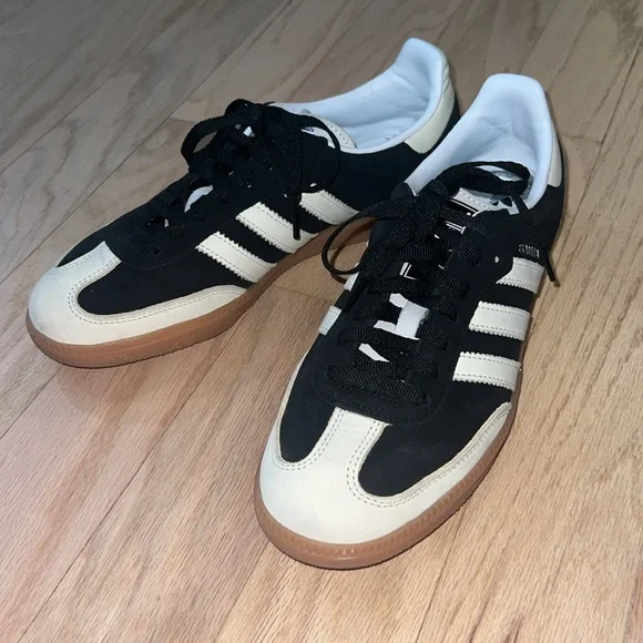 Sambas - Picture 3 of 8